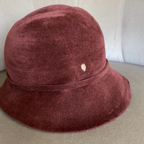 Helen Kaminski Australia Felt Hat Burgundy color - Picture 3 of 8